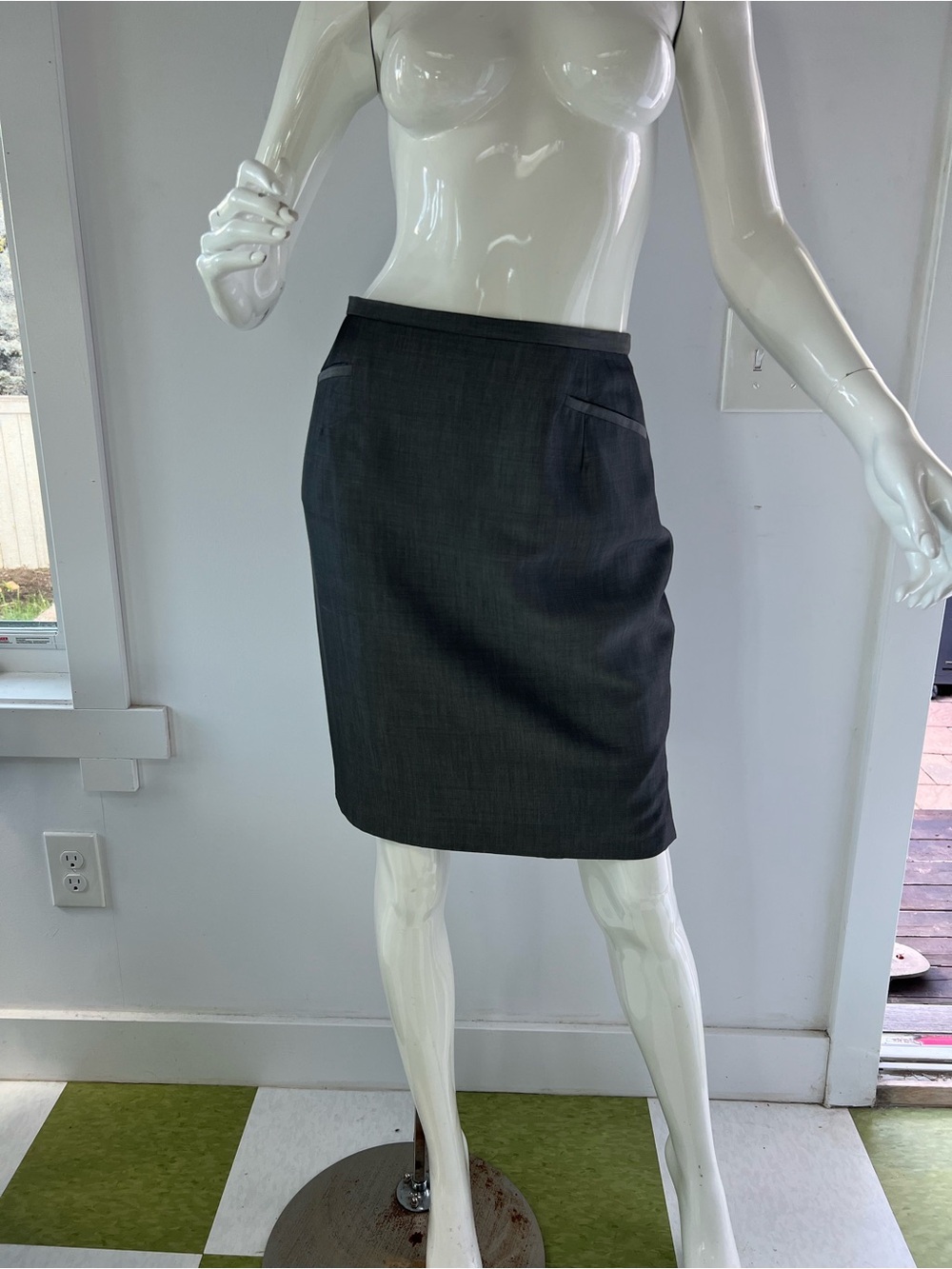 Tara Jarmon Dark Gray Pencil Skirt mini career wear formal ,made in Hungary